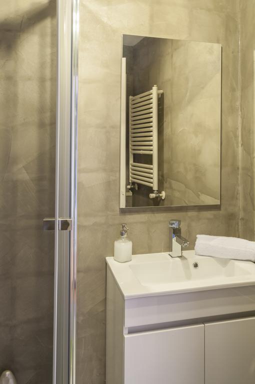 Contemporary Lisbon Apartment In Historical Chiado ภายนอก รูปภาพ