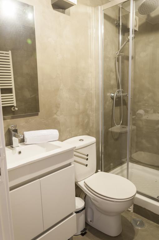 Contemporary Lisbon Apartment In Historical Chiado ภายนอก รูปภาพ